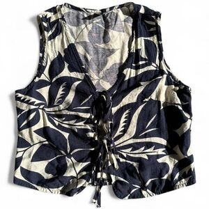 SHEIN cropped floral print vest in navy blue and white with ties size M 6 beach